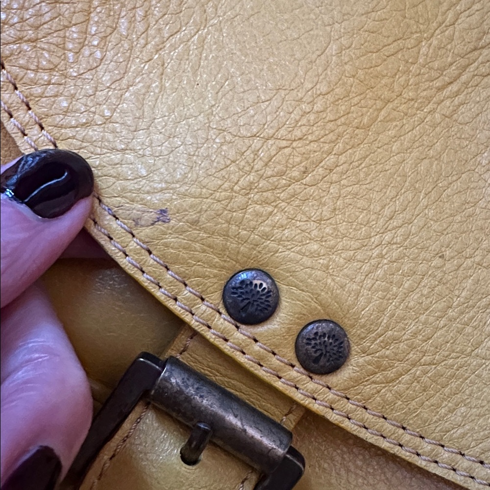 Leather shoulder bag - Picture 2 of 9
